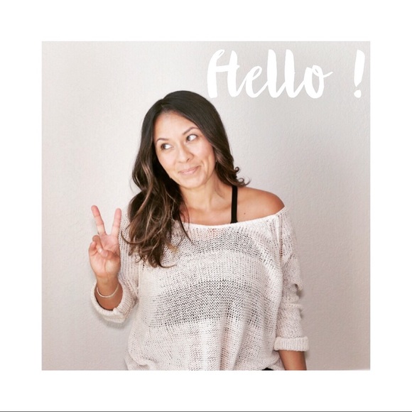 𝙷𝚎𝚕𝚕𝚘 𝙻𝚘𝚟𝚎𝚕𝚢 ♡ - Picture 2 of 5